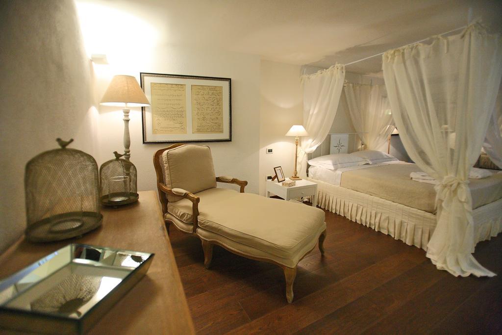 Don Totu - Dimora Storica Bed and Breakfast San Cassiano  Værelse billede
